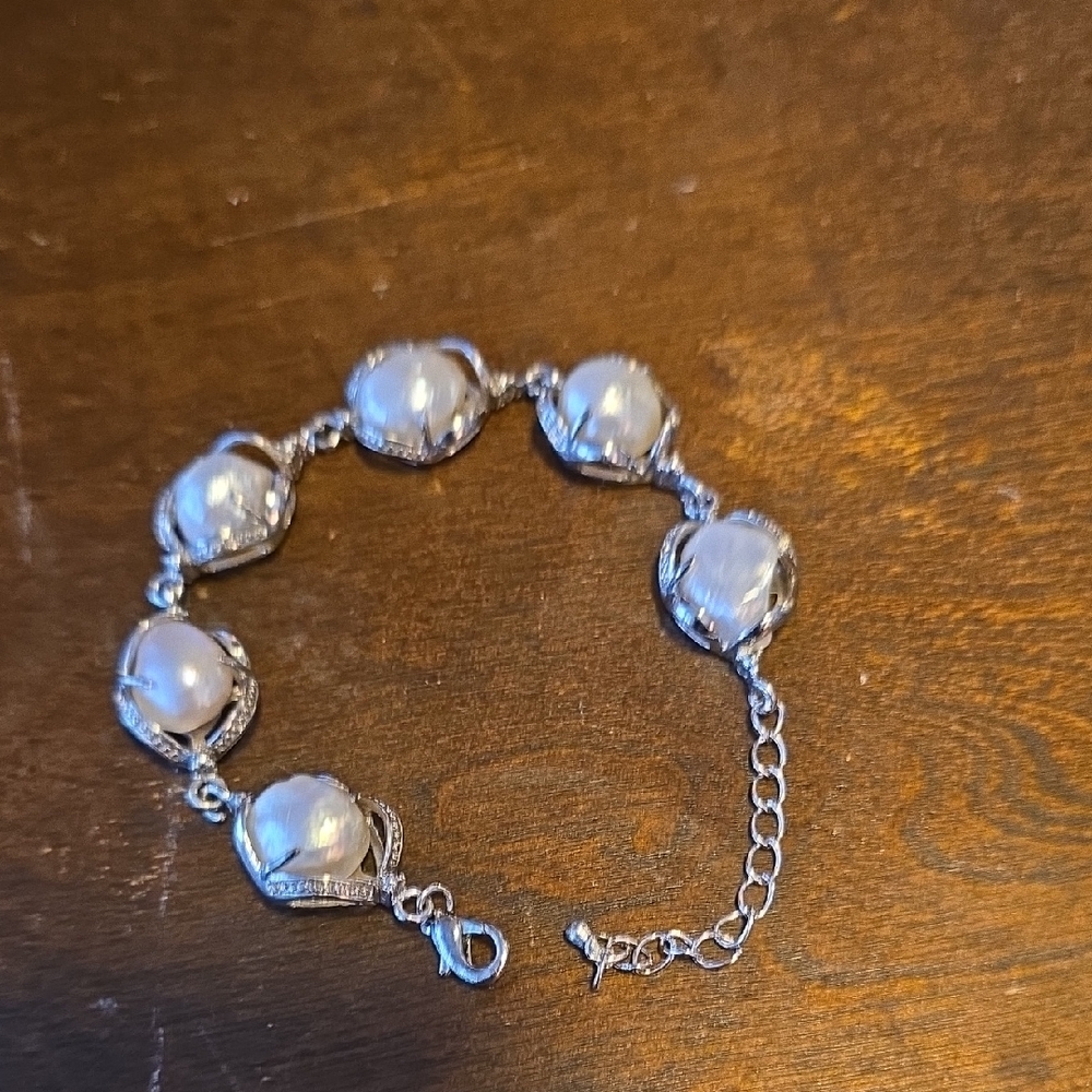 Elegant Silver Pearl Bracelet